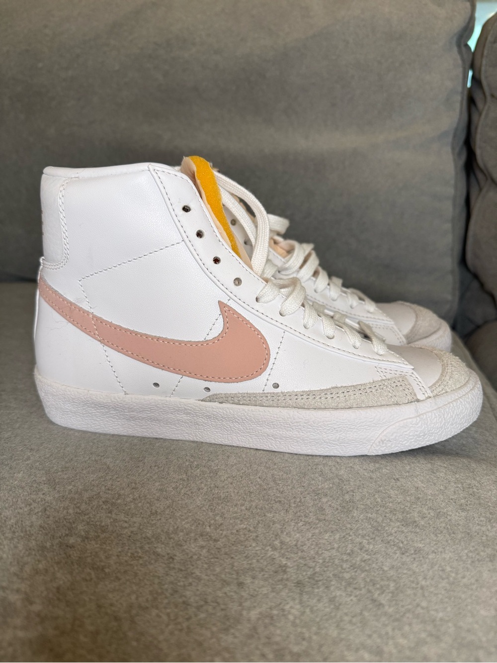 Nike Blazer Mid '77 Vintage 'White Pink Oxford' Style: CZ1055-118